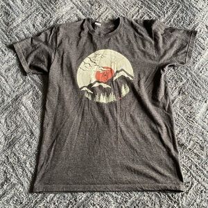 Mountain record t-shirt